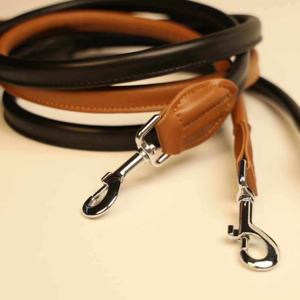 Rolled soft leather dog lead